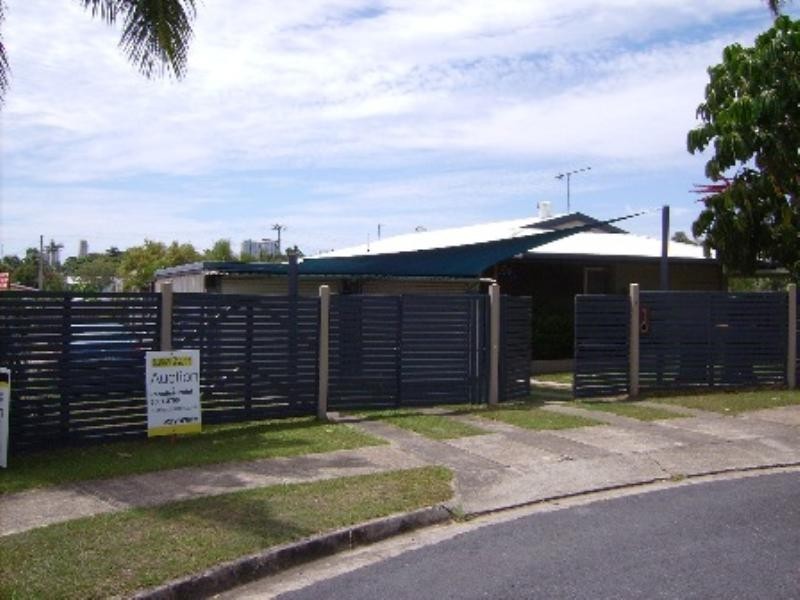 6 Woomera Crescent, Southport QLD 4215