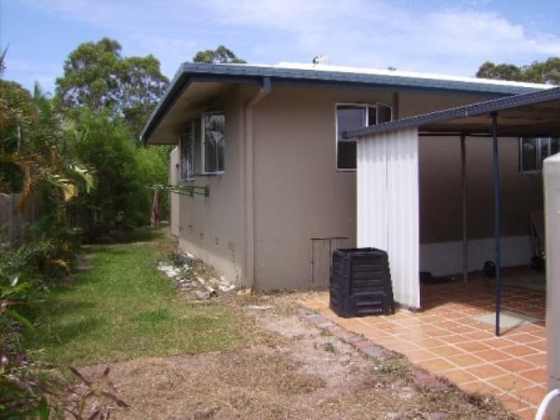 6 Woomera Crescent, Southport QLD 4215