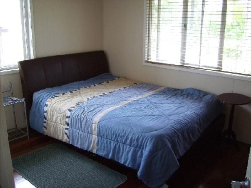 6 Woomera Crescent, Southport QLD 4215