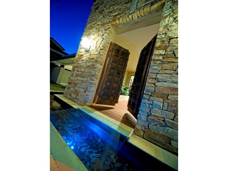 8216 Magnolia Drive West, Hope Island QLD 4212