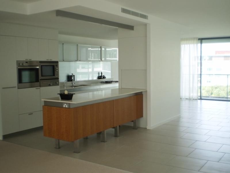 Paradise Point QLD 4216