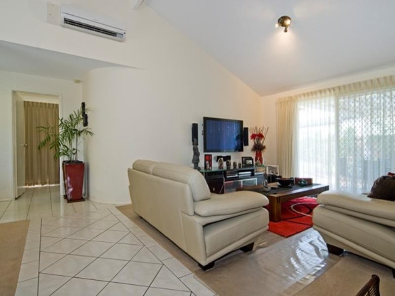15 Midnight Court, Runaway Bay QLD 4216