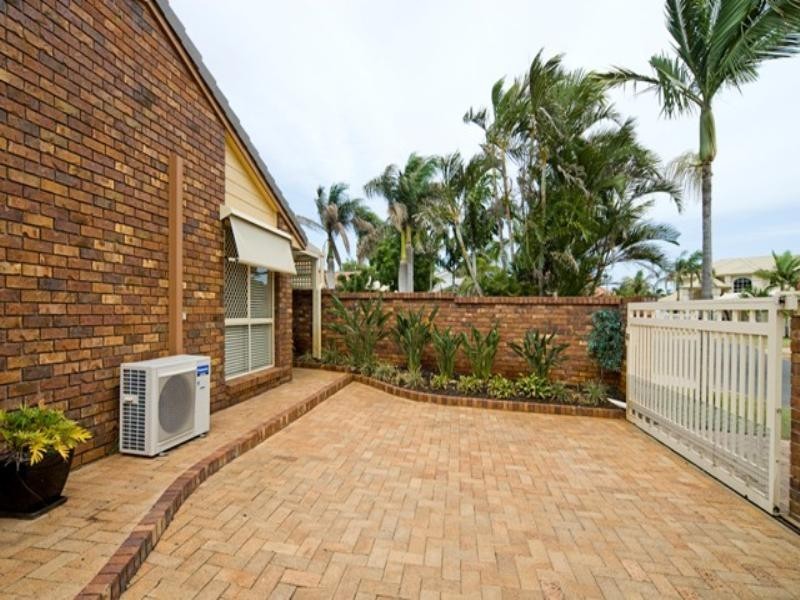 15 Midnight Court, Runaway Bay QLD 4216