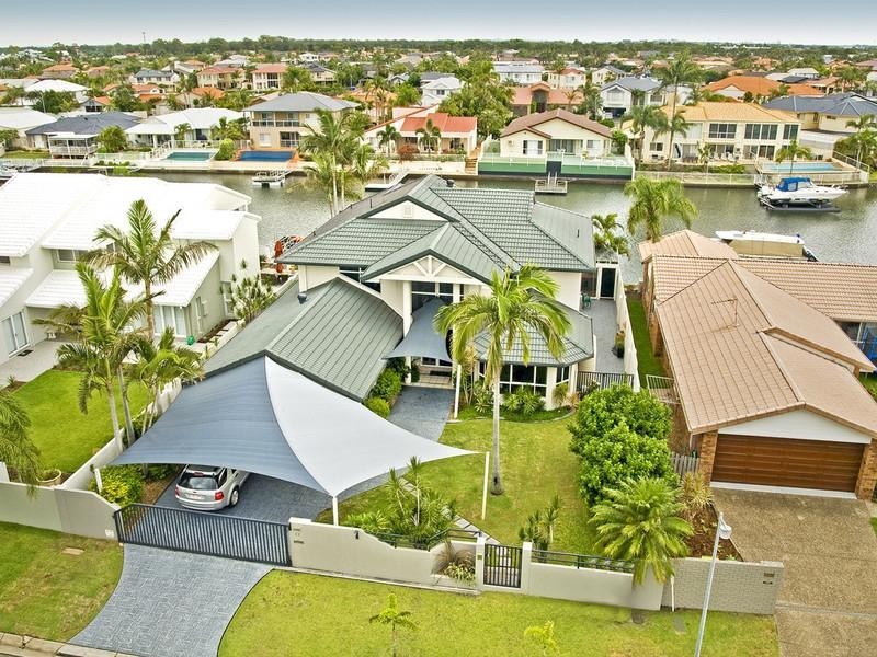 27 Nirvana Court, Runaway Bay QLD 4216