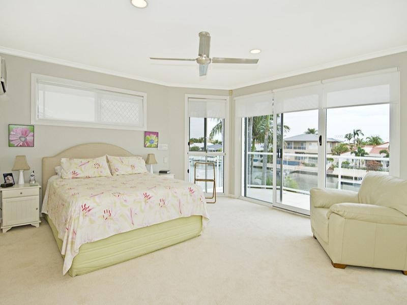 27 Nirvana Court, Runaway Bay QLD 4216