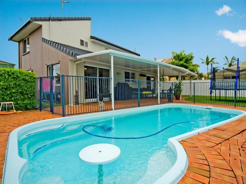 220 Bayview Street, Runaway Bay QLD 4216