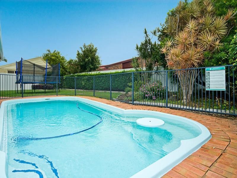220 Bayview Street, Runaway Bay QLD 4216