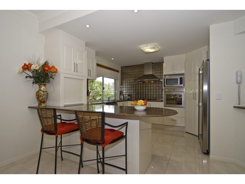 4 Torrevella Vista, Runaway Bay QLD 4216