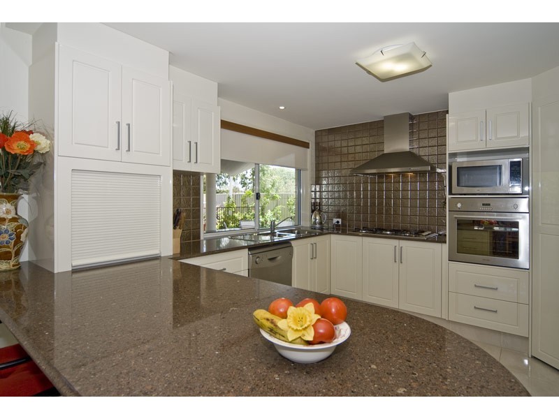 4 Torrevella Vista, Runaway Bay QLD 4216