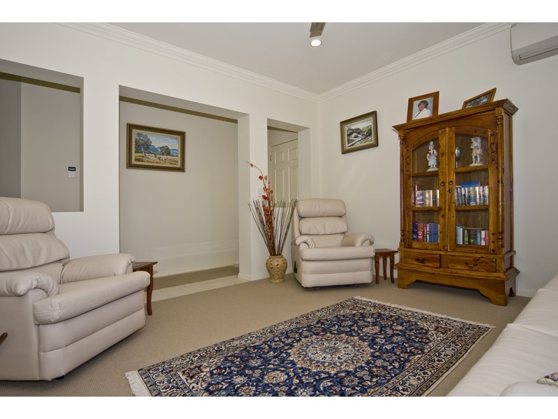 4 Torrevella Vista, Runaway Bay QLD 4216