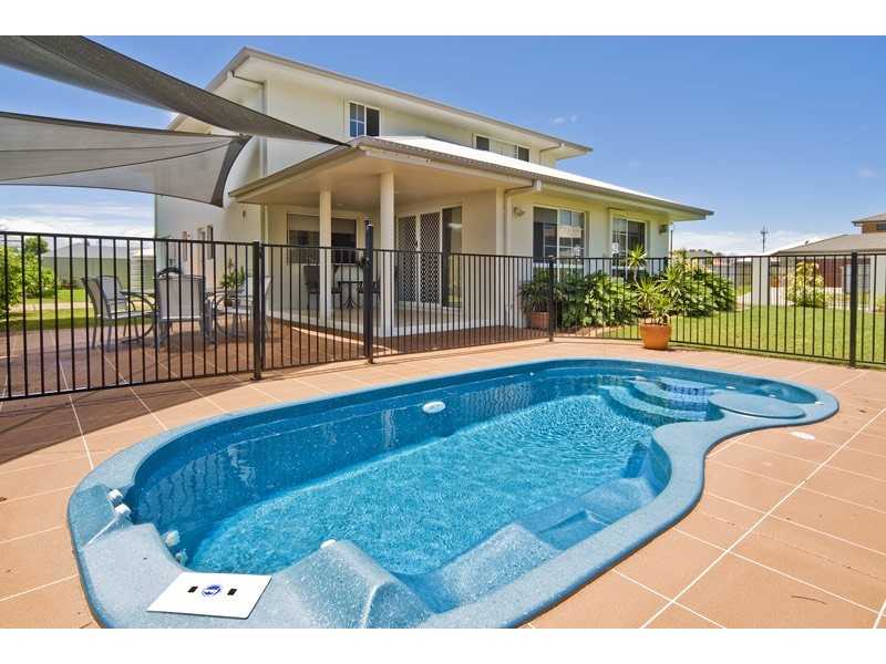 4 Torrevella Vista, Runaway Bay QLD 4216
