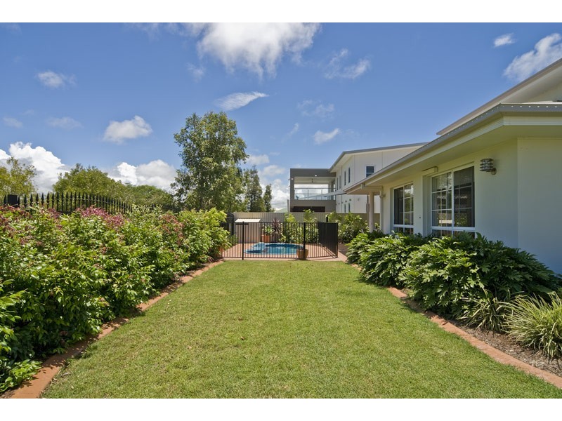 4 Torrevella Vista, Runaway Bay QLD 4216