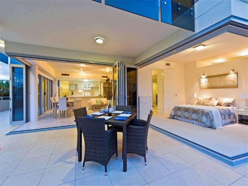 10-12 Imperial Parade, Labrador QLD 4215