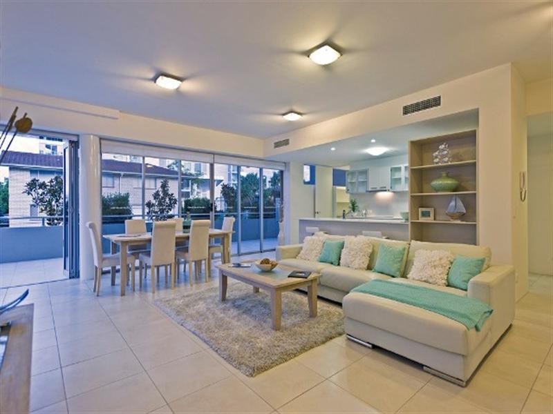 10-12 Imperial Parade, Labrador QLD 4215