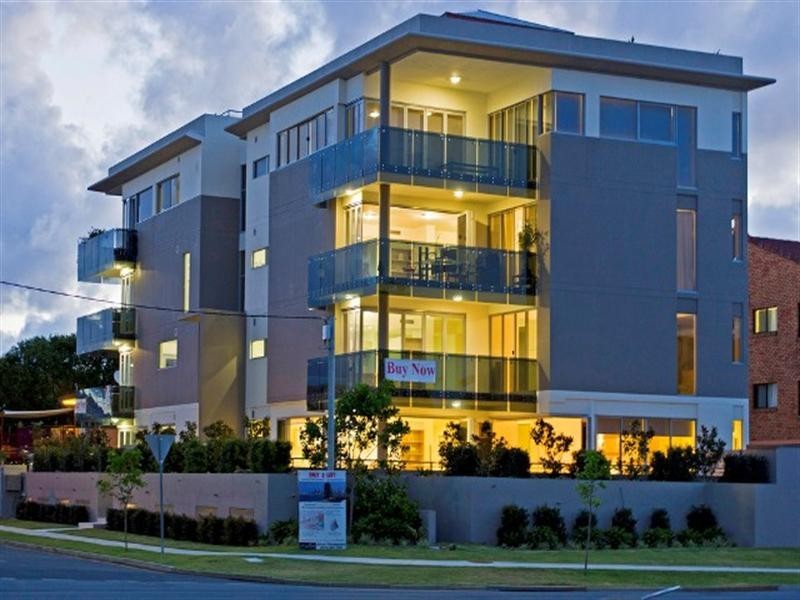 10-12 Imperial Parade, Labrador QLD 4215