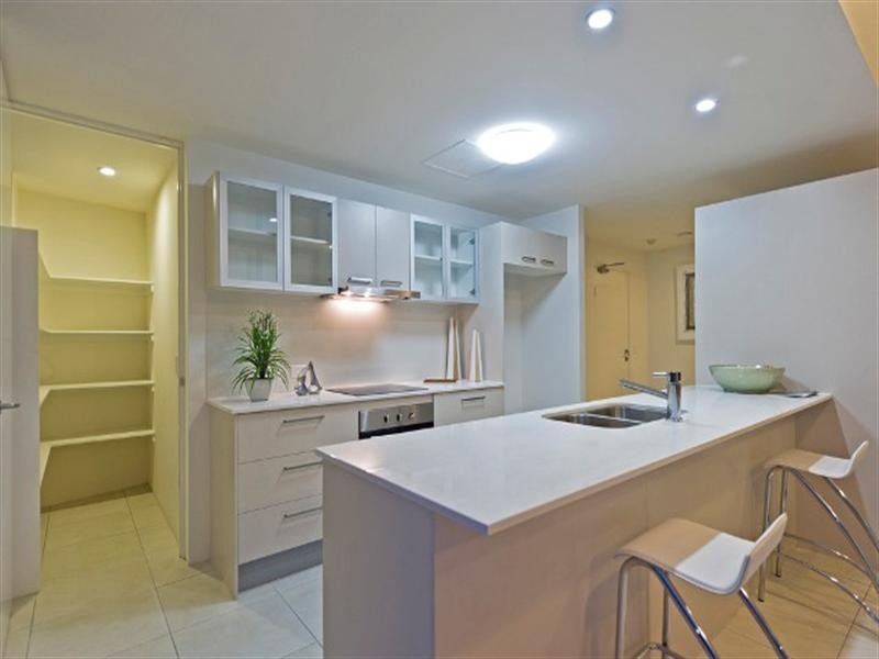 10-12 Imperial Parade, Labrador QLD 4215