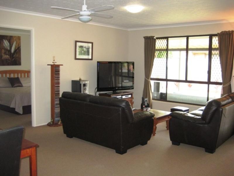 2/6 Woodgate Place, Paradise Point QLD 4216