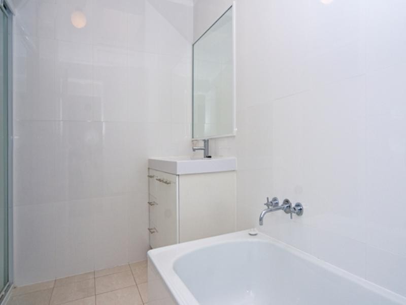 185/641 Pine Ridge Road, Biggera Waters QLD 4216