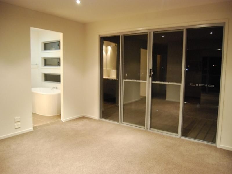 2/29 South Quay Drive, Biggera Waters QLD 4216