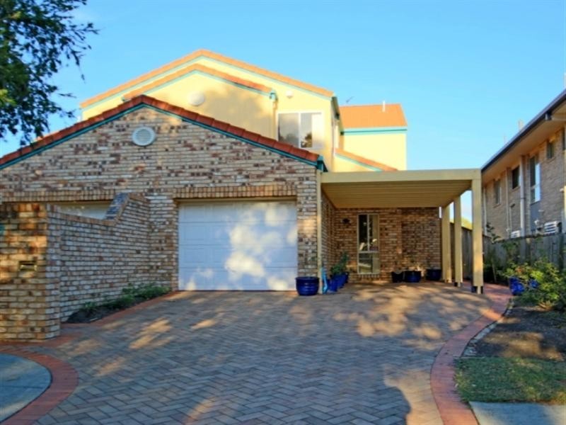 2/7 Perry Place, Biggera Waters QLD 4216