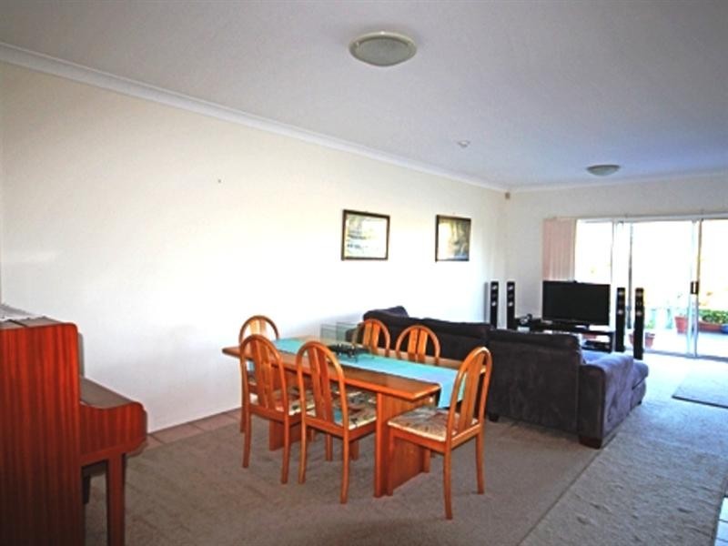 2/7 Perry Place, Biggera Waters QLD 4216