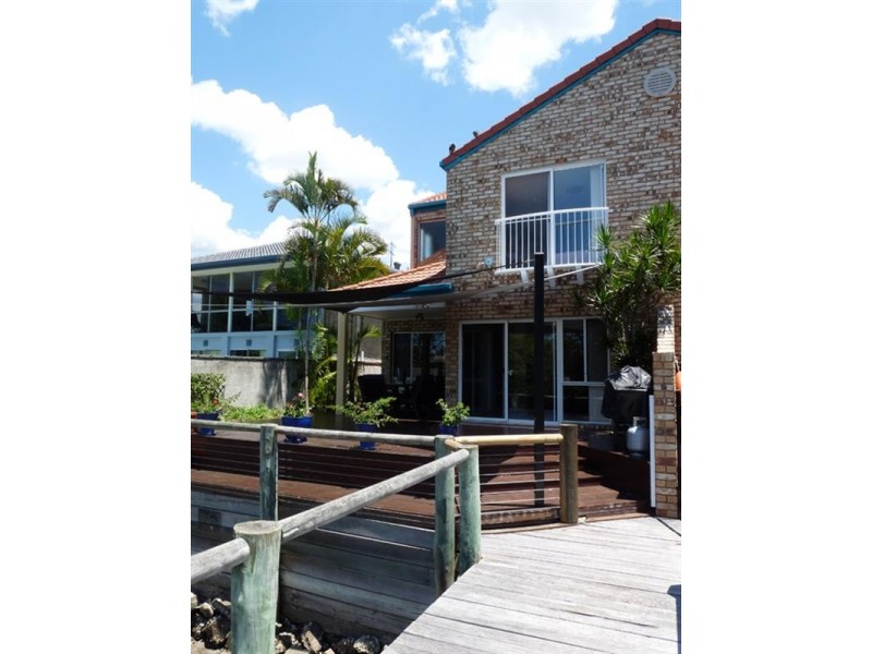2/7 Perry Place, Biggera Waters QLD 4216