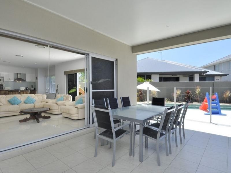 27 Palladium Boulevard, Hope Island QLD 4212