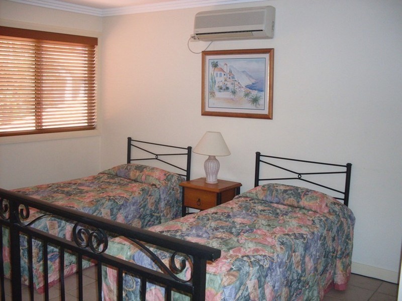 56 John Lund Drive, Hope Island QLD 4212