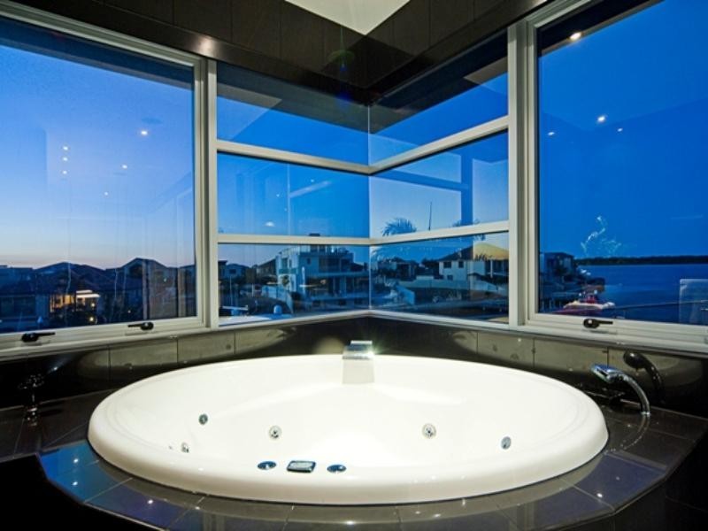 Paradise Point QLD 4216