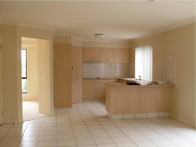 12 Kite Circuit, Arundel QLD 4214