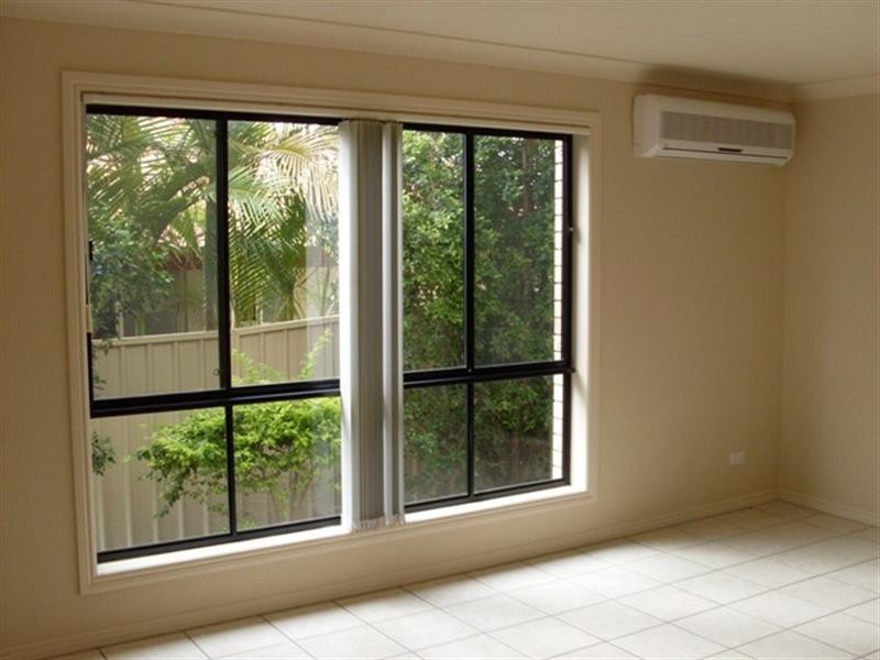 12 Kite Circuit, Arundel QLD 4214
