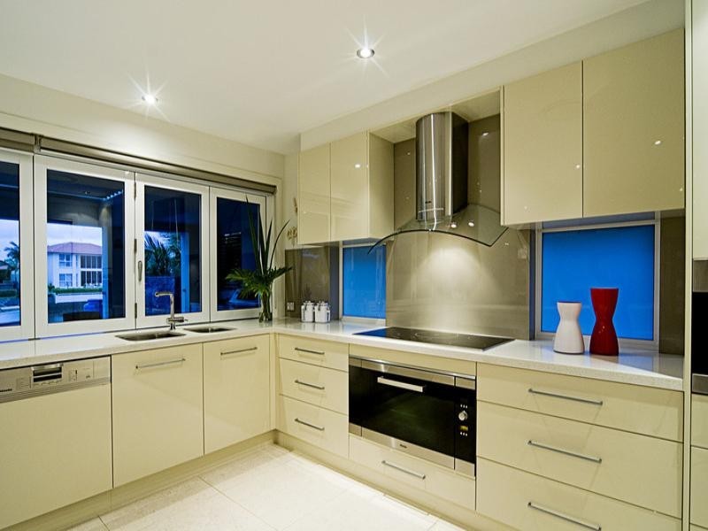 152 Sundance Way, Runaway Bay QLD 4216