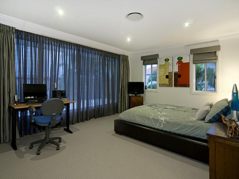 152 Sundance Way, Runaway Bay QLD 4216