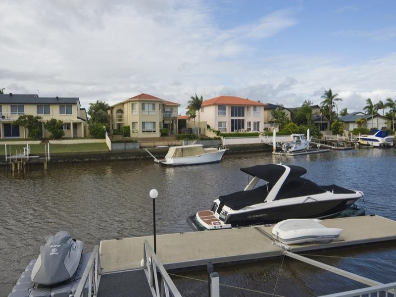 152 Sundance Way, Runaway Bay QLD 4216