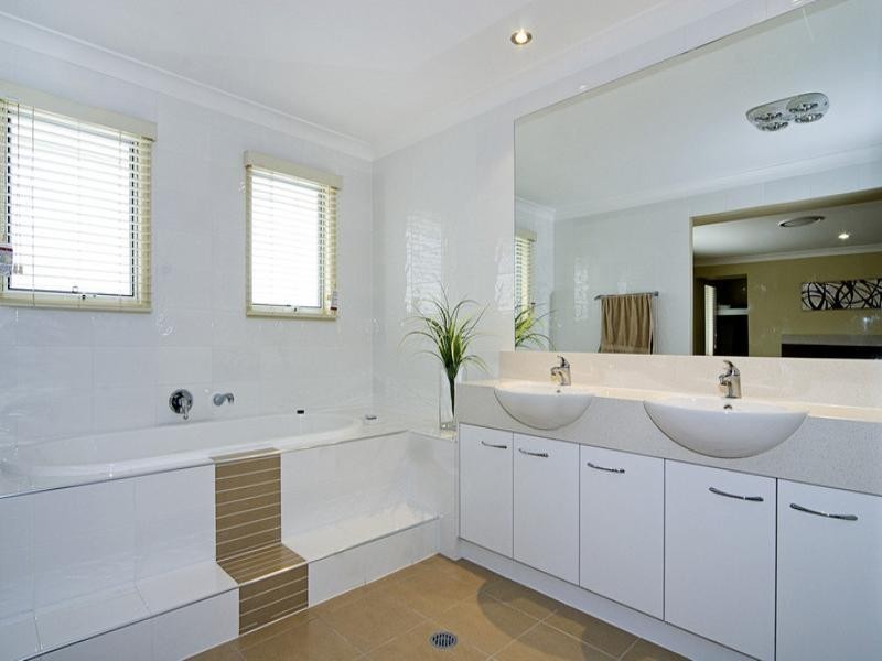 61 Compass Drive, Biggera Waters QLD 4216