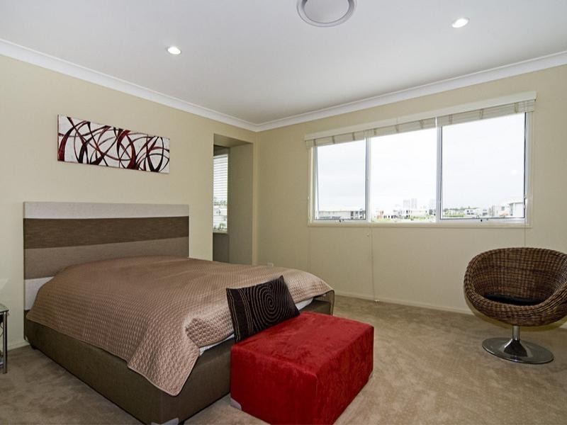 61 Compass Drive, Biggera Waters QLD 4216