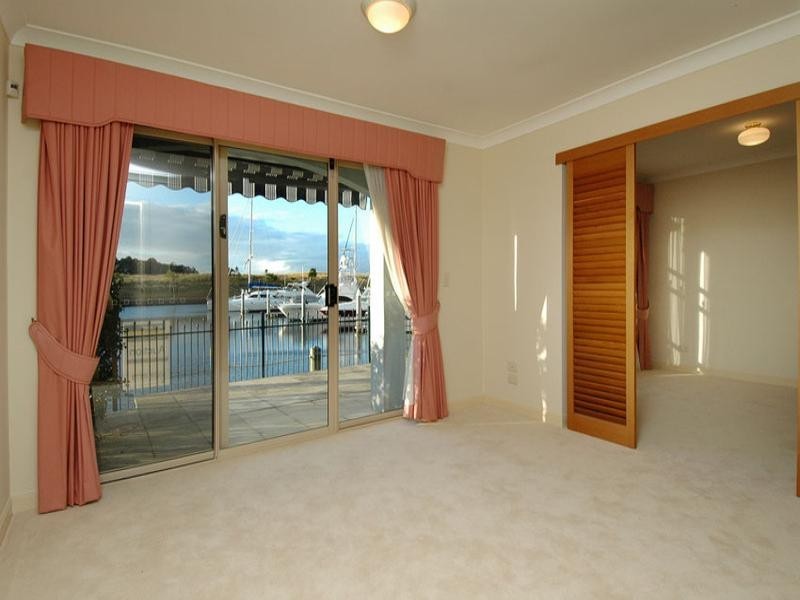 42 John Lund Drive, Hope Island QLD 4212