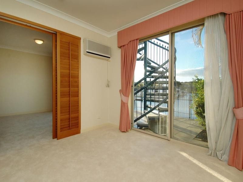 42 John Lund Drive, Hope Island QLD 4212