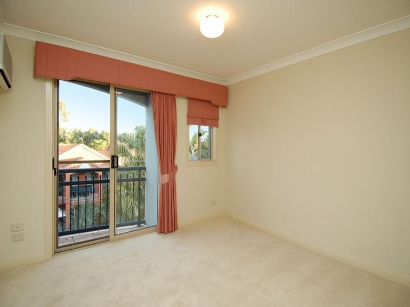 42 John Lund Drive, Hope Island QLD 4212