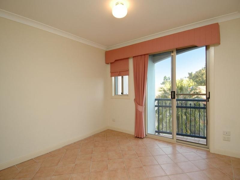 42 John Lund Drive, Hope Island QLD 4212