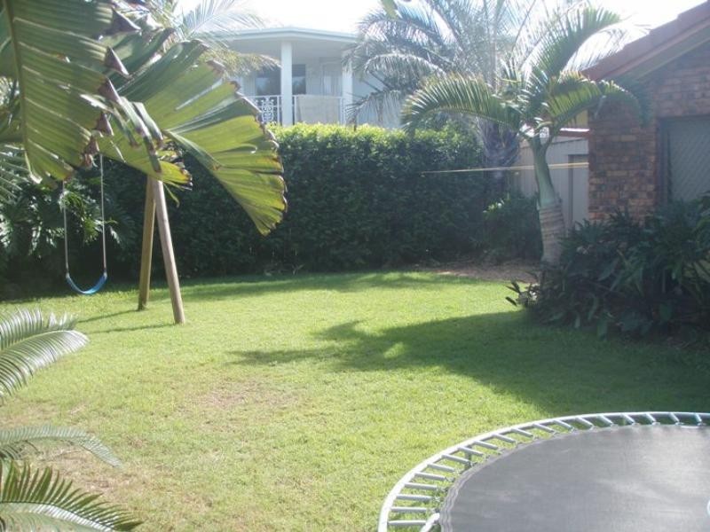 17 Tradewinds Avenue, Paradise Point QLD 4216