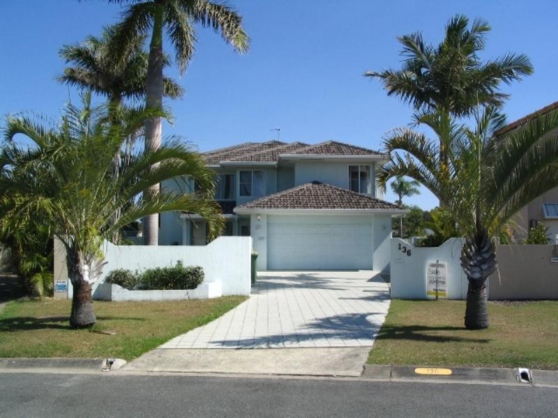 136 Sundance Way, Runaway Bay QLD 4216