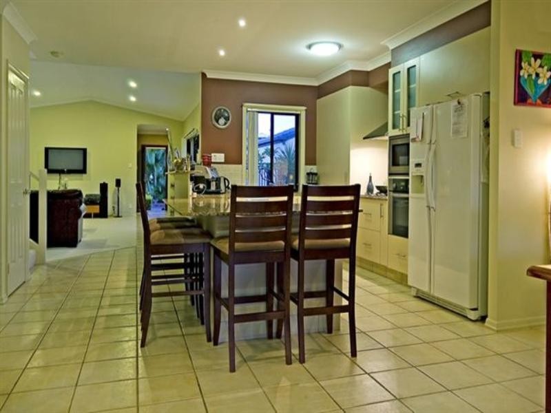 531 Oyster Cove Promenade, Helensvale QLD 4212