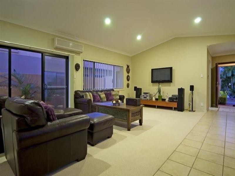 531 Oyster Cove Promenade, Helensvale QLD 4212