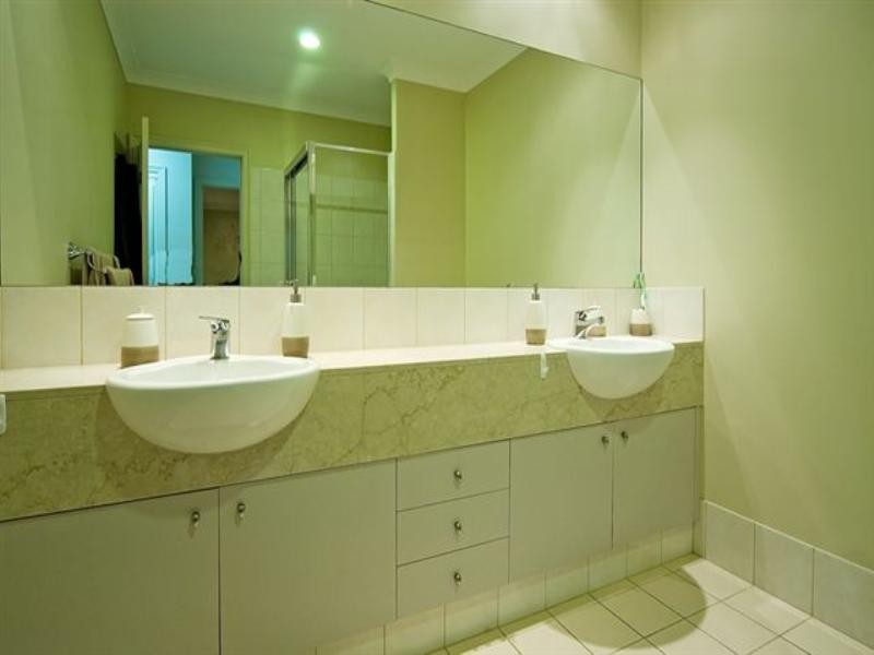 531 Oyster Cove Promenade, Helensvale QLD 4212