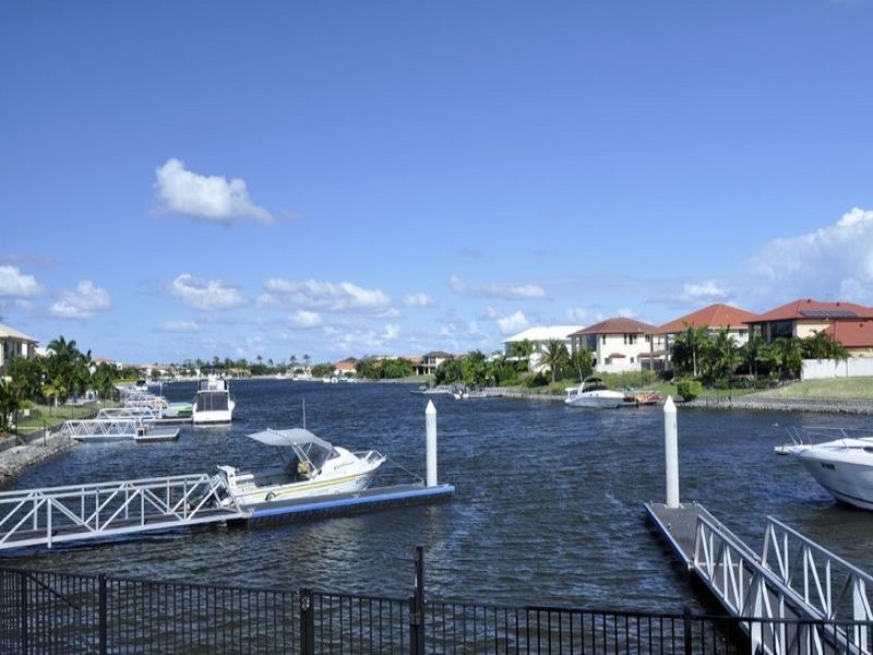 36 Calmwater Crescent, Helensvale QLD 4212