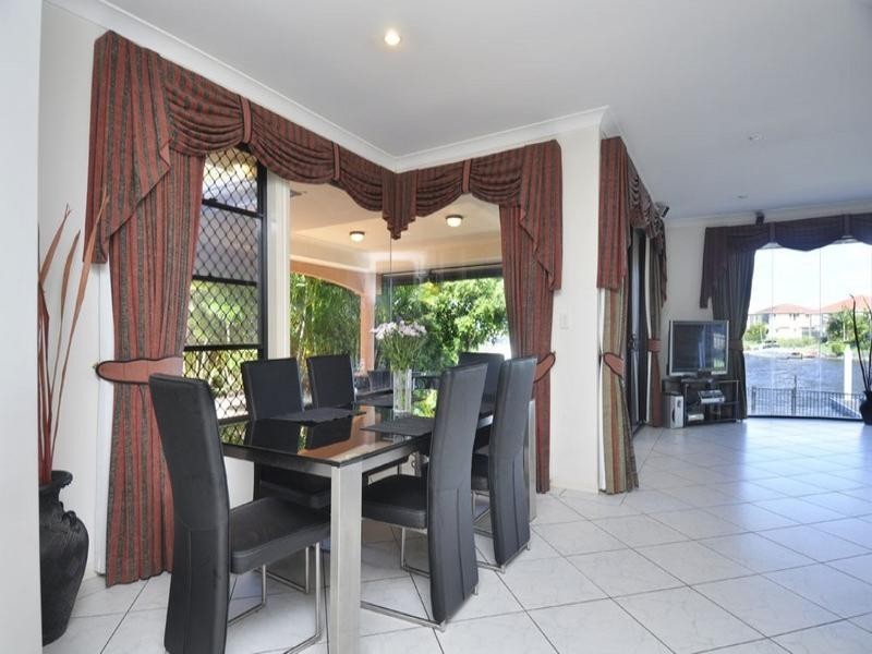 36 Calmwater Crescent, Helensvale QLD 4212