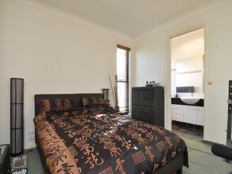 36 Calmwater Crescent, Helensvale QLD 4212