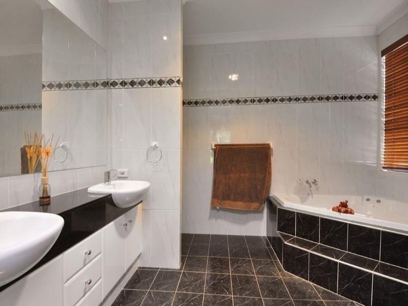 36 Calmwater Crescent, Helensvale QLD 4212