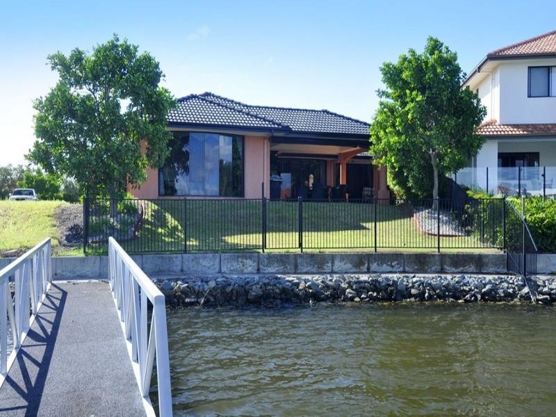 36 Calmwater Crescent, Helensvale QLD 4212